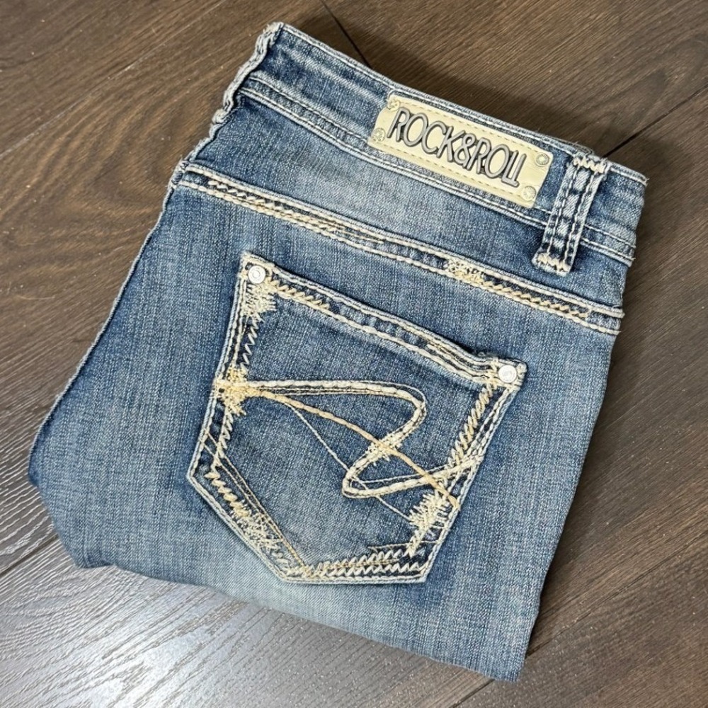Rock and Roll Cowgirl Skinny Jeans size 32 Distressed Wash Western Low Rise